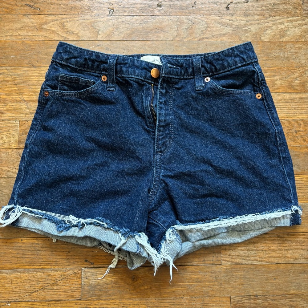 Women’s Universal Thread Vintage Midi  Distressed Jean Shorts